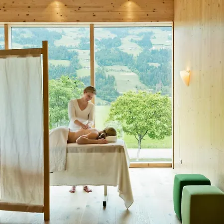 Natürlich Hell. Aparthotel&camping 4* Fügen